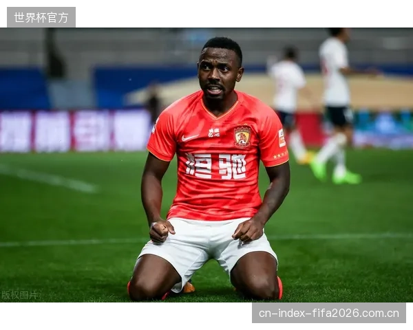 年轻球员无法及时顶上，使得主力球员的每一张黄牌都可能对后续比赛产生灾难性的传导影响。