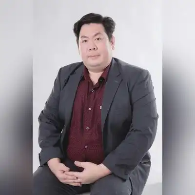 龚茵梨